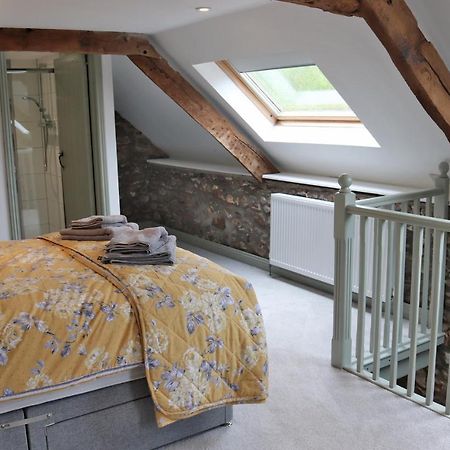 Pullman Cottage - The Culm Valley Inn Culmstock エクステリア 写真