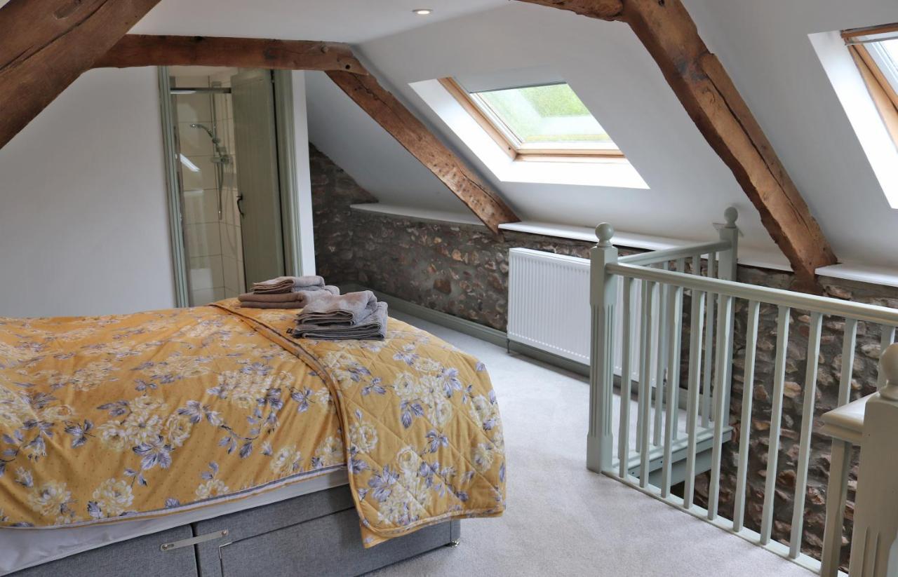 Pullman Cottage - The Culm Valley Inn Culmstock エクステリア 写真