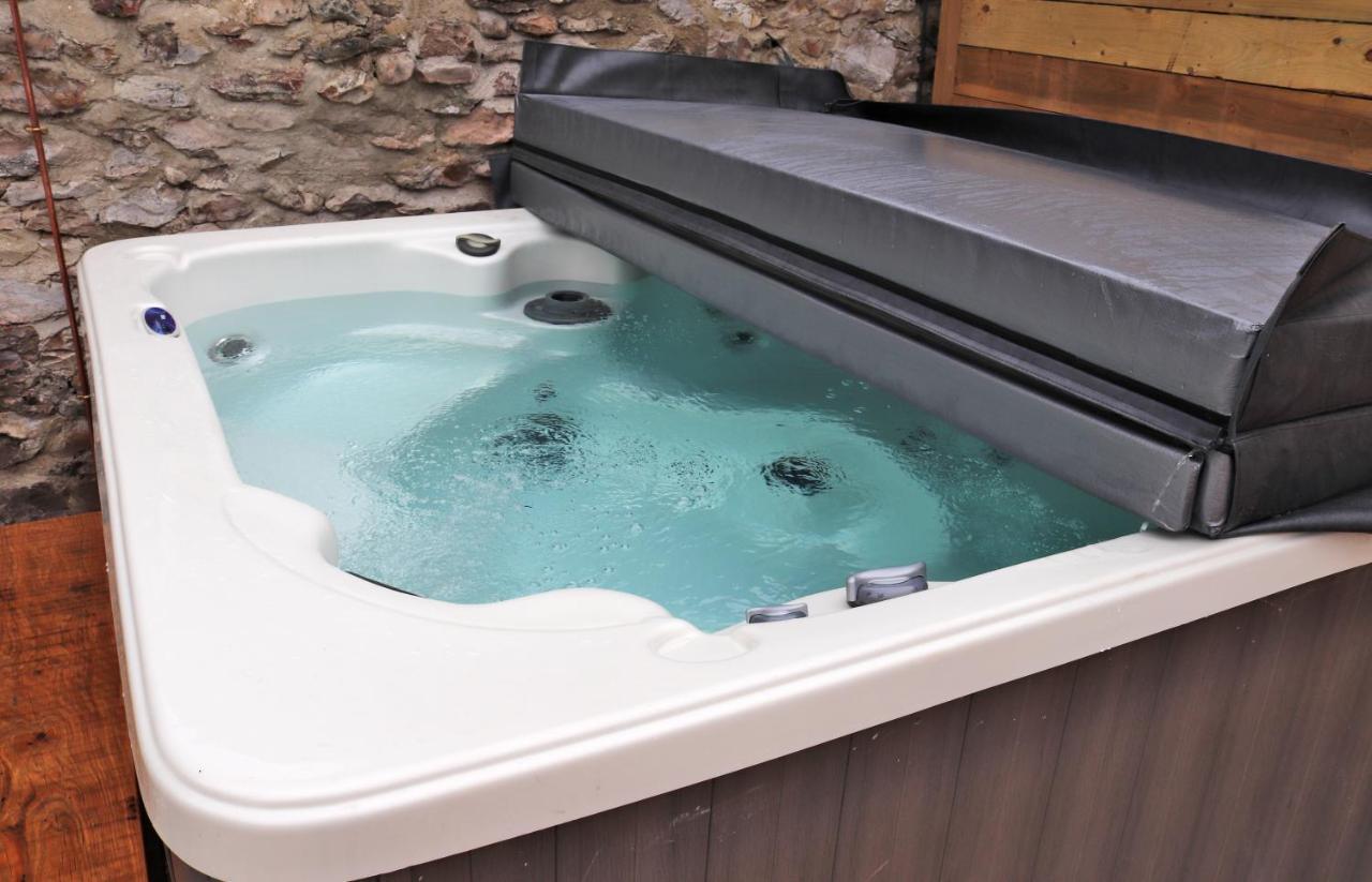 Pullman Cottage - The Culm Valley Inn Culmstock エクステリア 写真